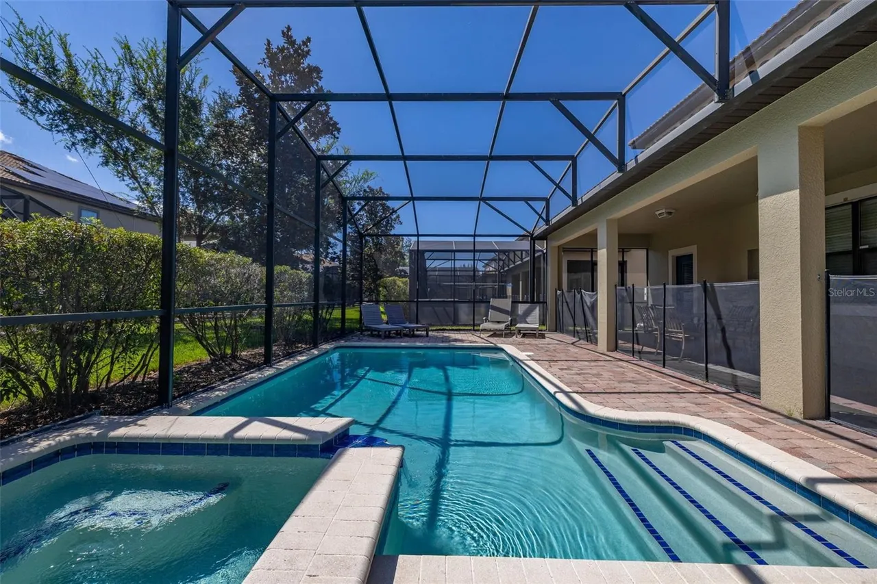 Slide show image of the Orlando Florida Home for Sale 53