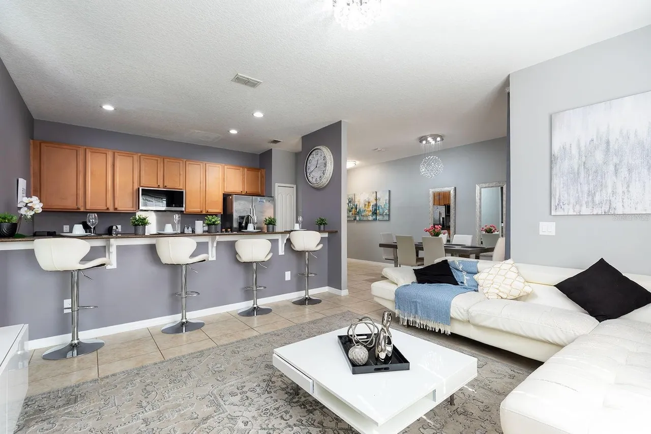 Slide show image of the Orlando Florida Home for Sale 07