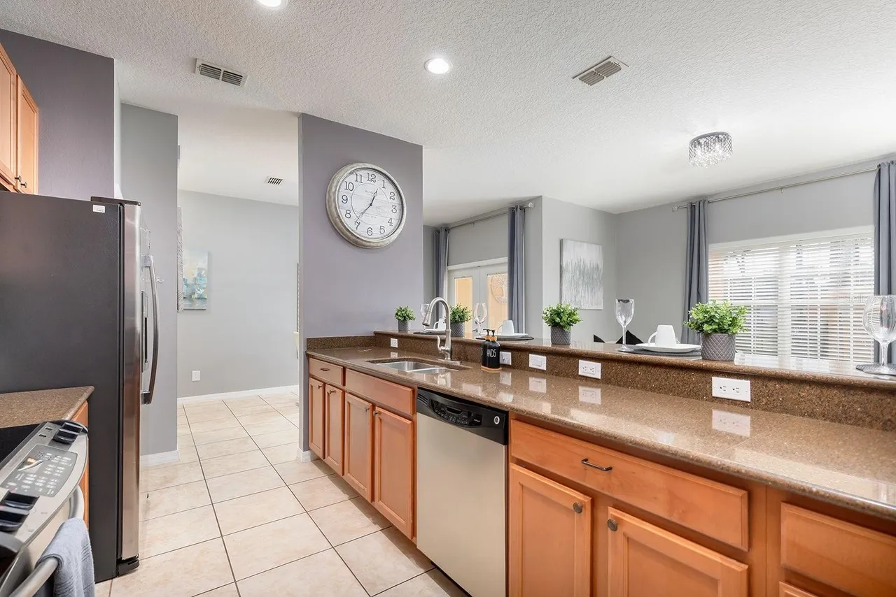 Slide show image of the Orlando Florida Home for Sale 12