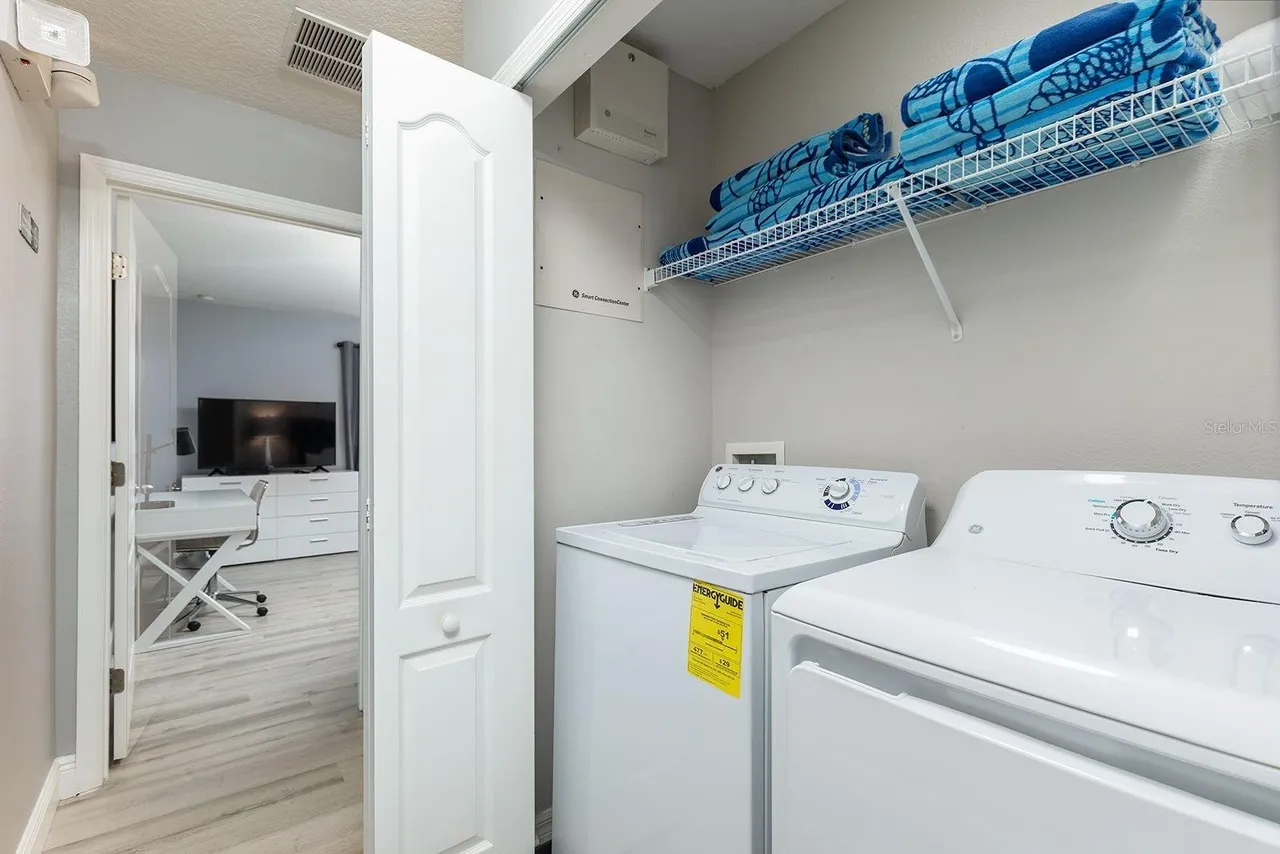 Slide show image of the Orlando Florida Home for Sale 24