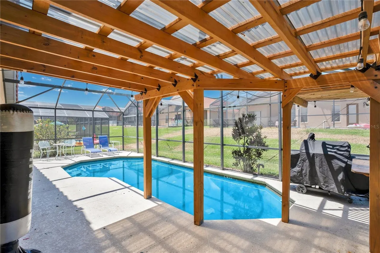 Slide show image of the Orlando Florida Home for Sale 13