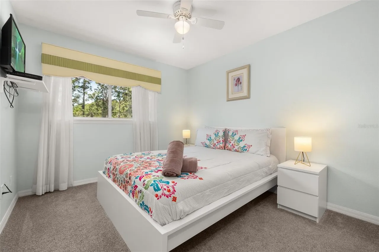 Slide show image of the Orlando Florida Home for Sale 20