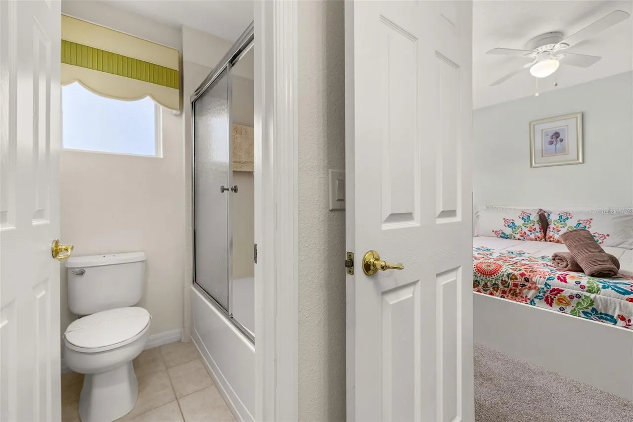 Slide show image of the Orlando Florida Home for Sale 24