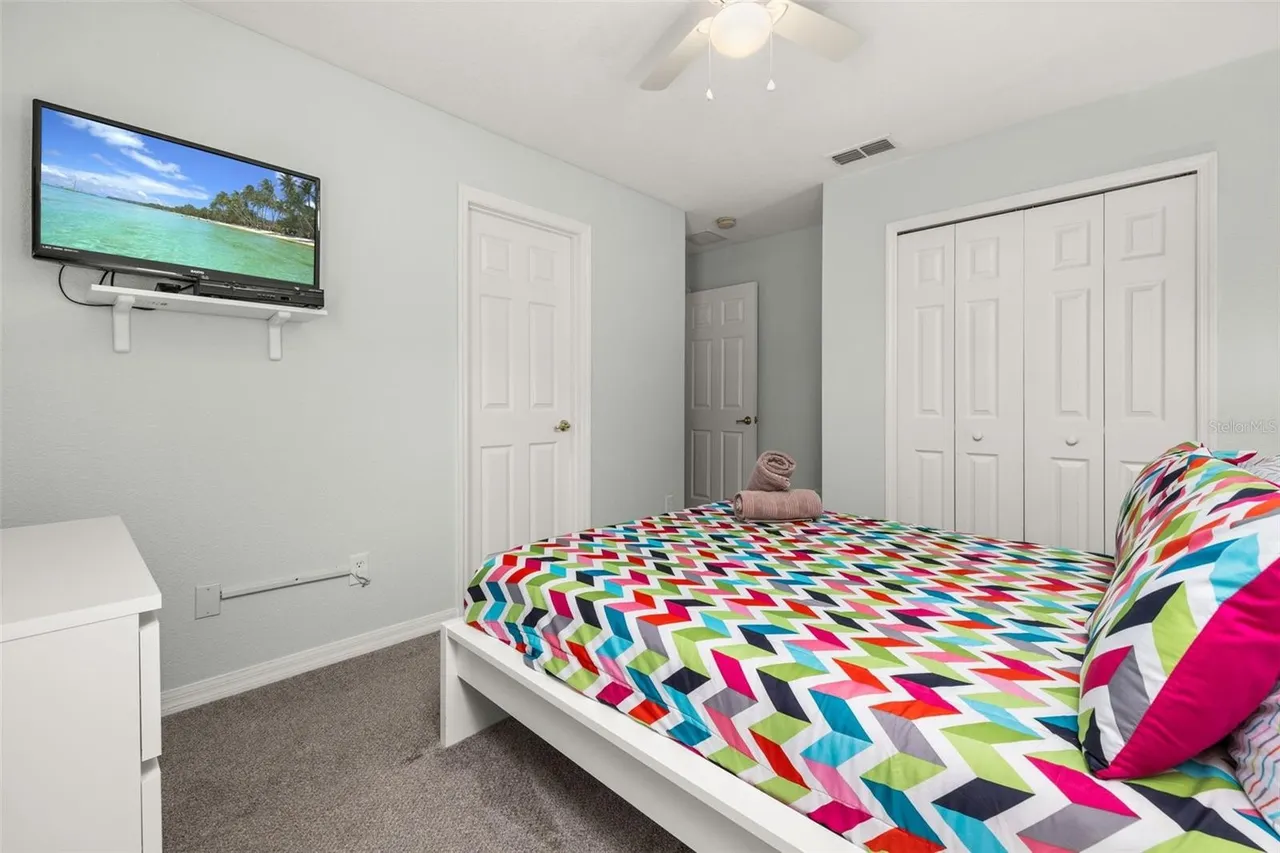 Slide show image of the Orlando Florida Home for Sale 26