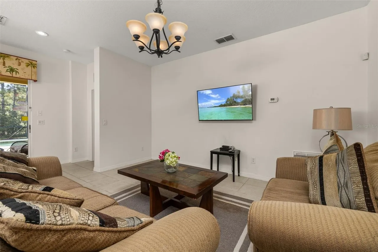 Slide show image of the Orlando Florida Home for Sale 50