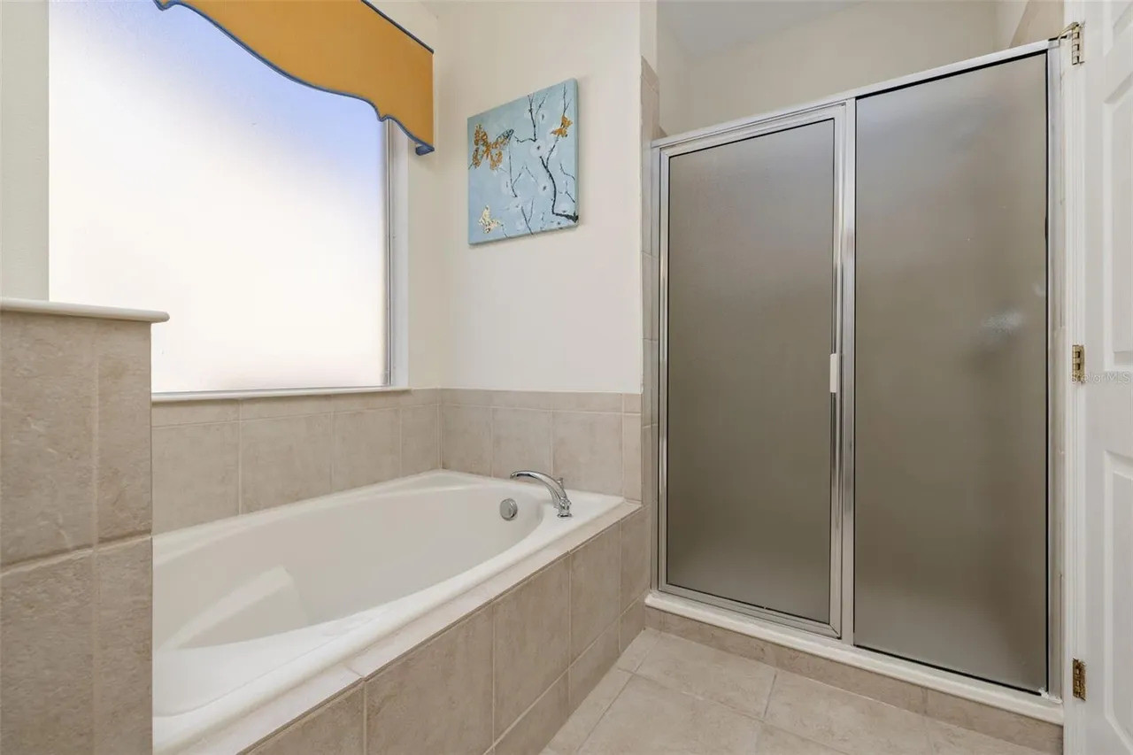 Slide show image of the Orlando Florida Home for Sale 61