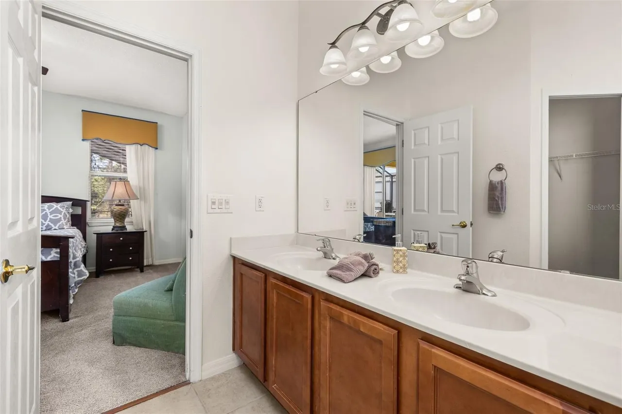 Slide show image of the Orlando Florida Home for Sale 62