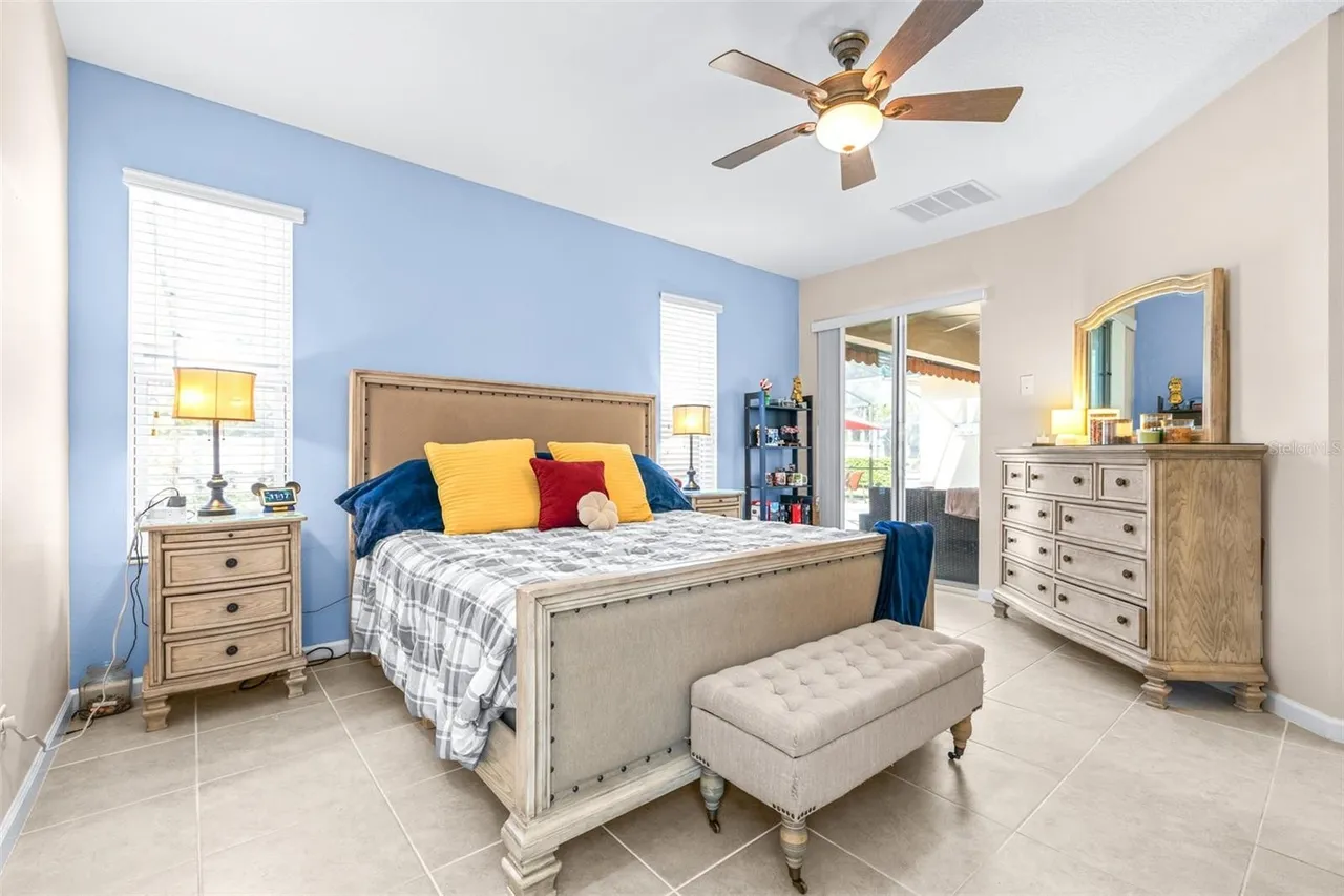 Slide show image of the Orlando Florida Home for Sale 22