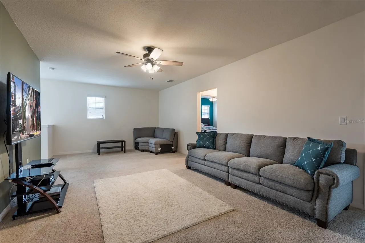 Slide show image of the Orlando Florida Home for Sale 28