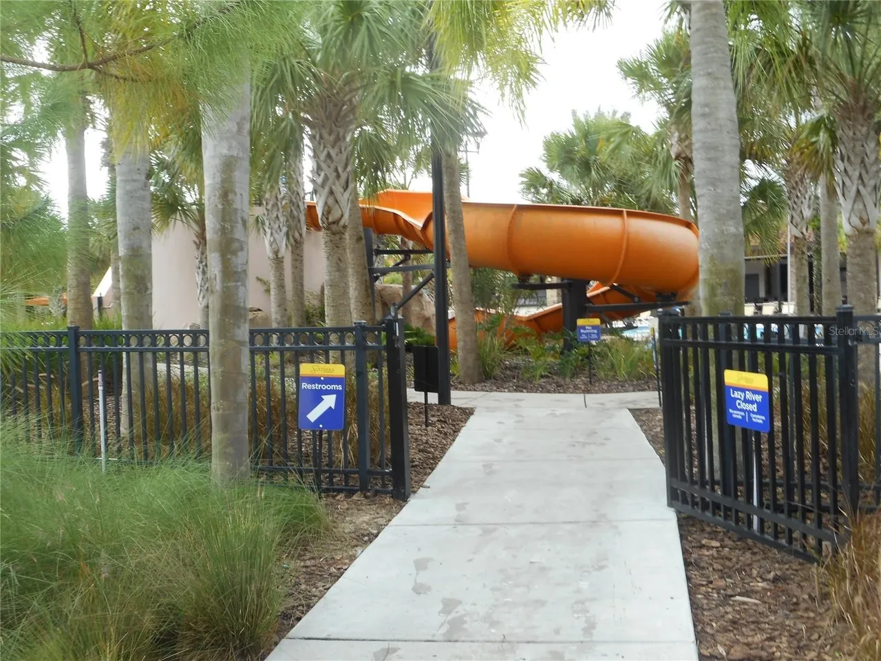 Slide show image of the Orlando Florida Home for Sale 47