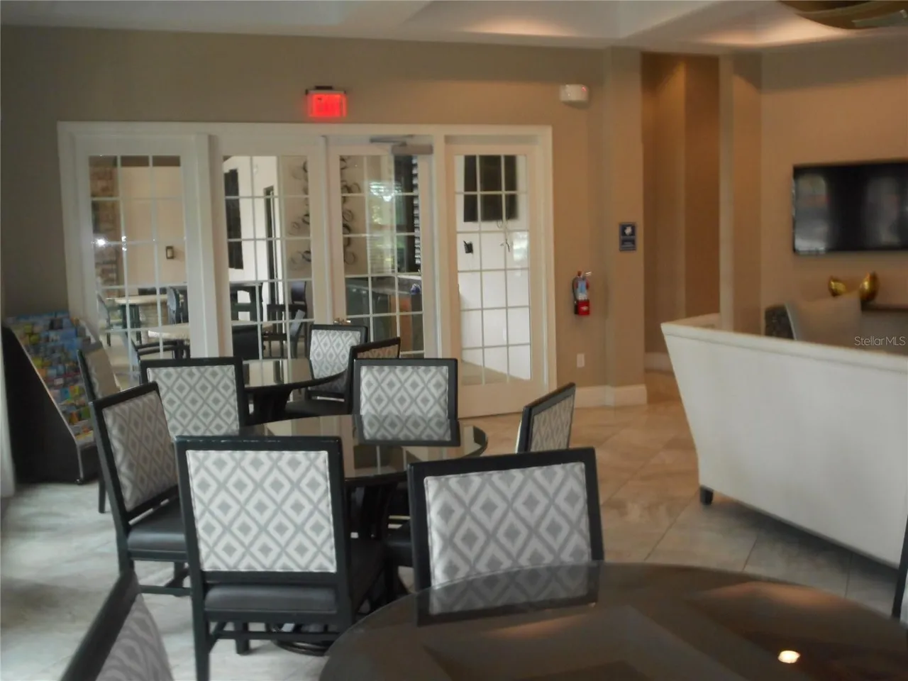 Slide show image of the Orlando Florida Home for Sale 53