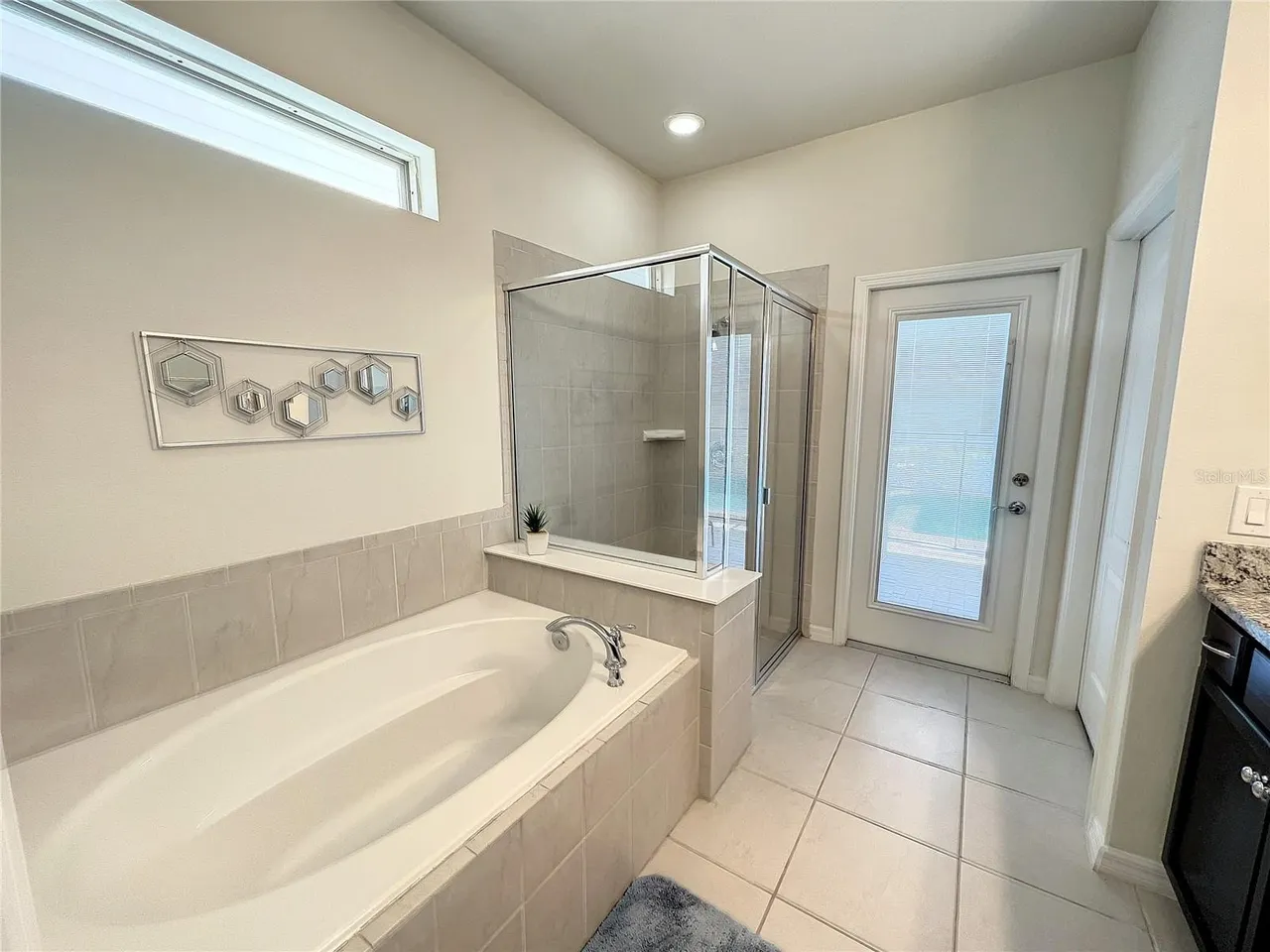 Slide show image of the Orlando Florida Home for Sale 17