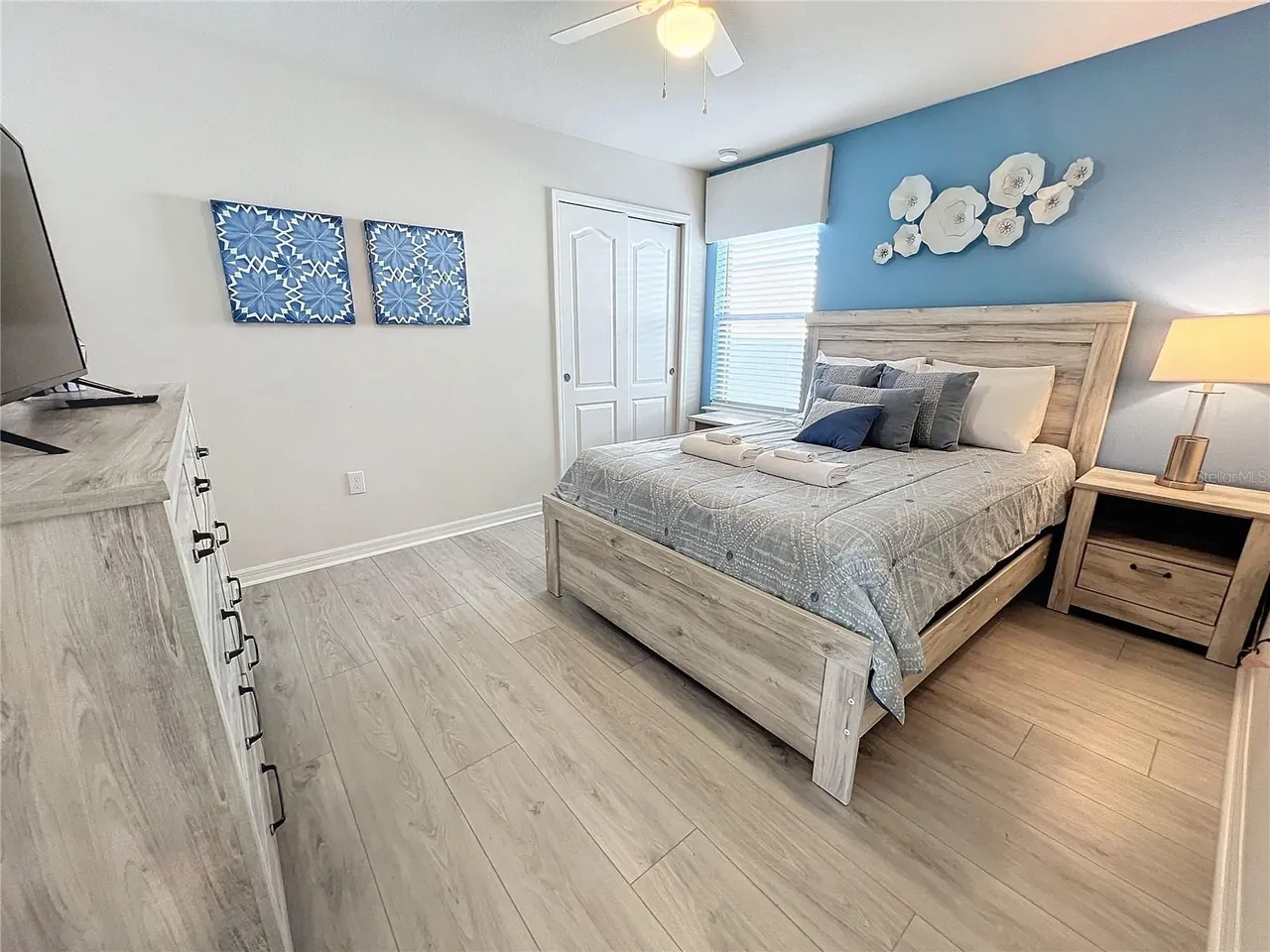 Slide show image of the Orlando Florida Home for Sale 31