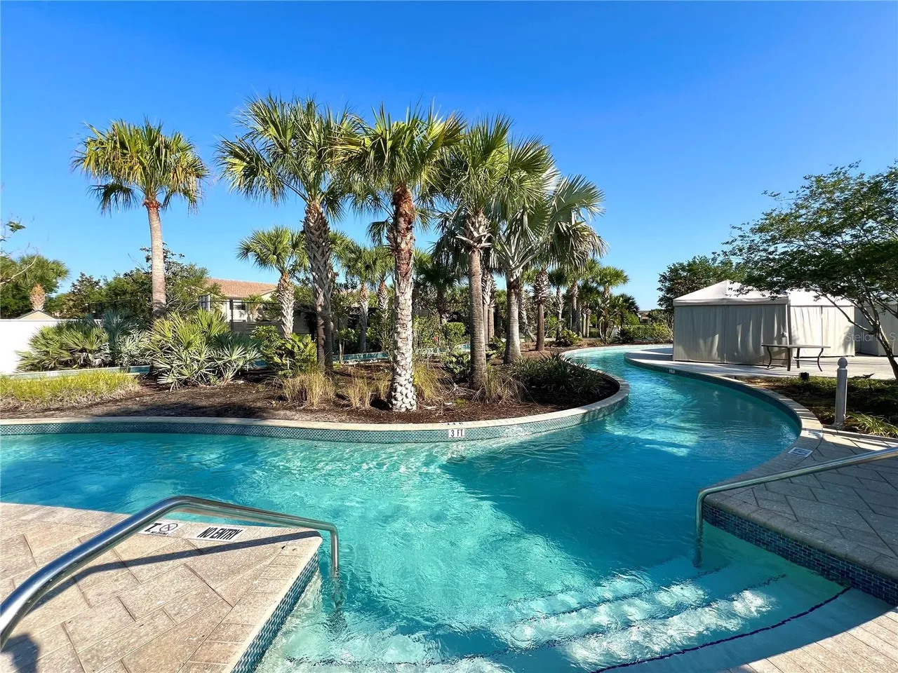 Slide show image of the Orlando Florida Home for Sale 48