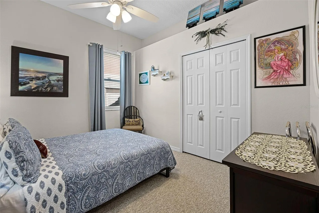 Slide show image of the Orlando Florida Home for Sale 29