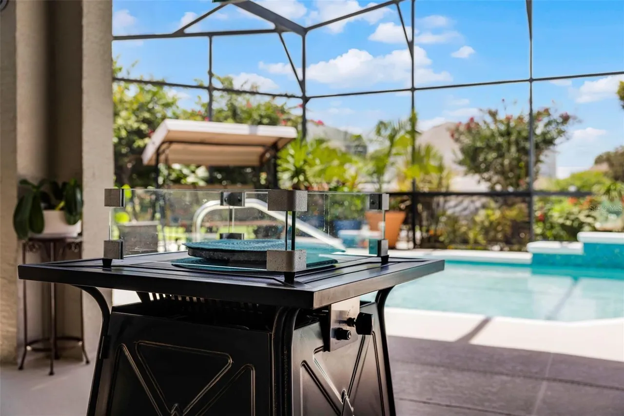 Slide show image of the Orlando Florida Home for Sale 39