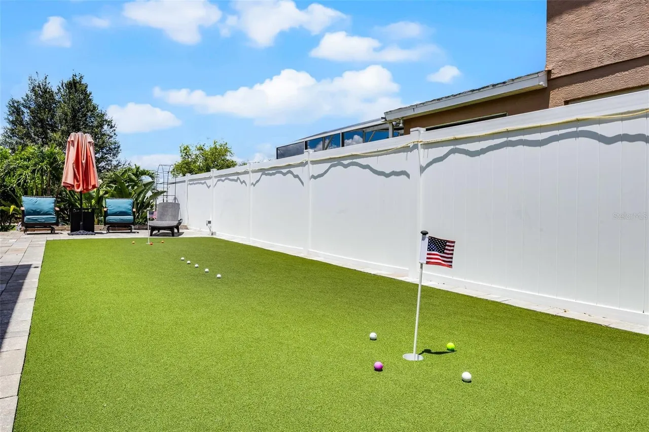 Slide show image of the Orlando Florida Home for Sale 48