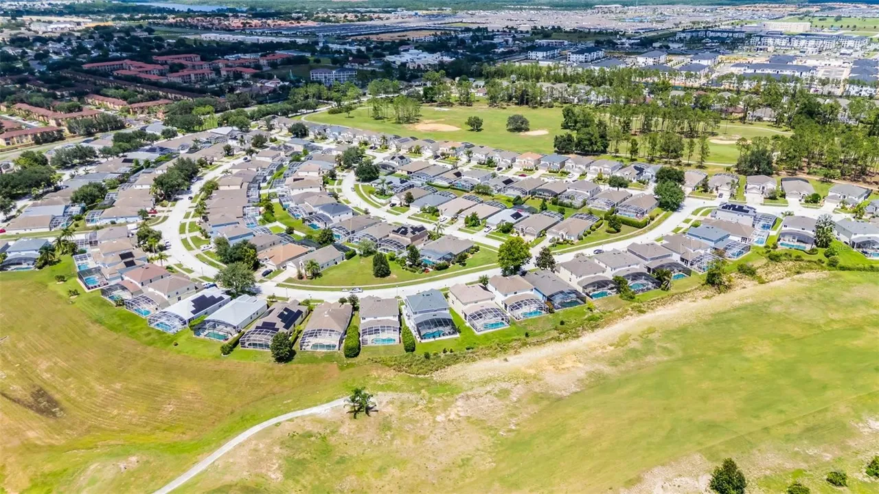 Slide show image of the Orlando Florida Home for Sale 75