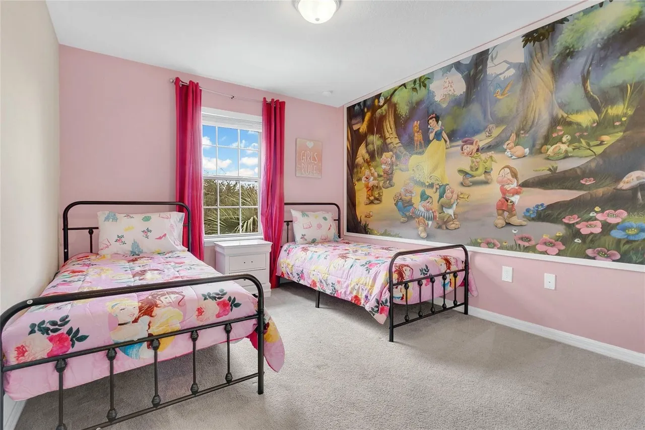 Slide show image of the Orlando Florida Home for Sale 24