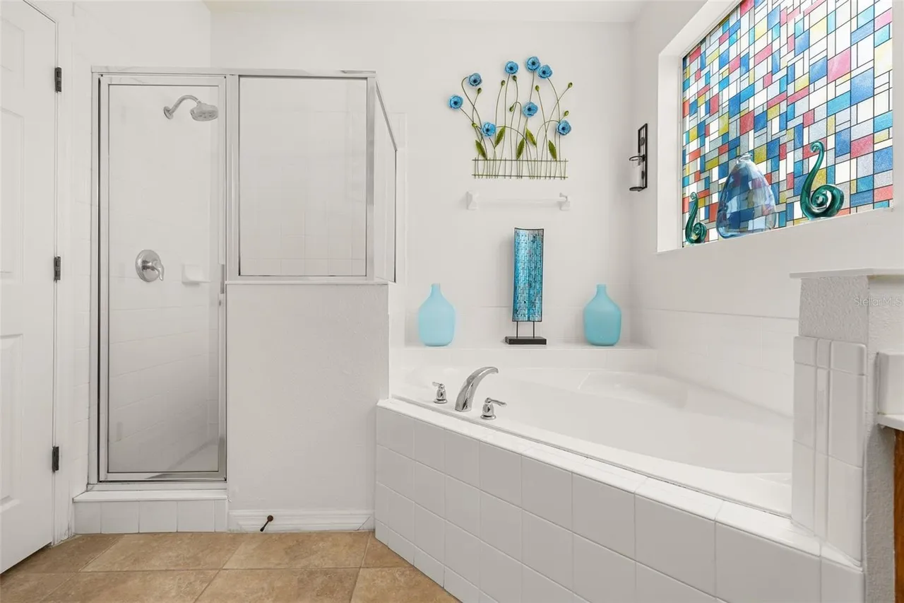 Slide show image of the Orlando Florida Home for Sale 22