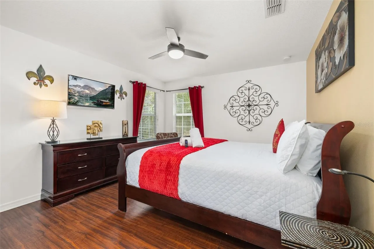 Slide show image of the Orlando Florida Home for Sale 40