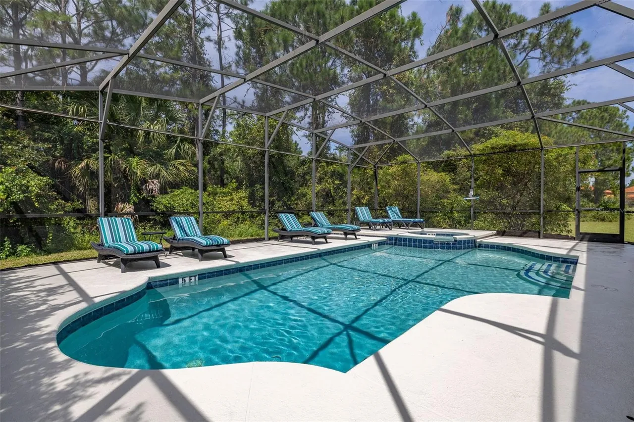 Slide show image of the Orlando Florida Home for Sale 50