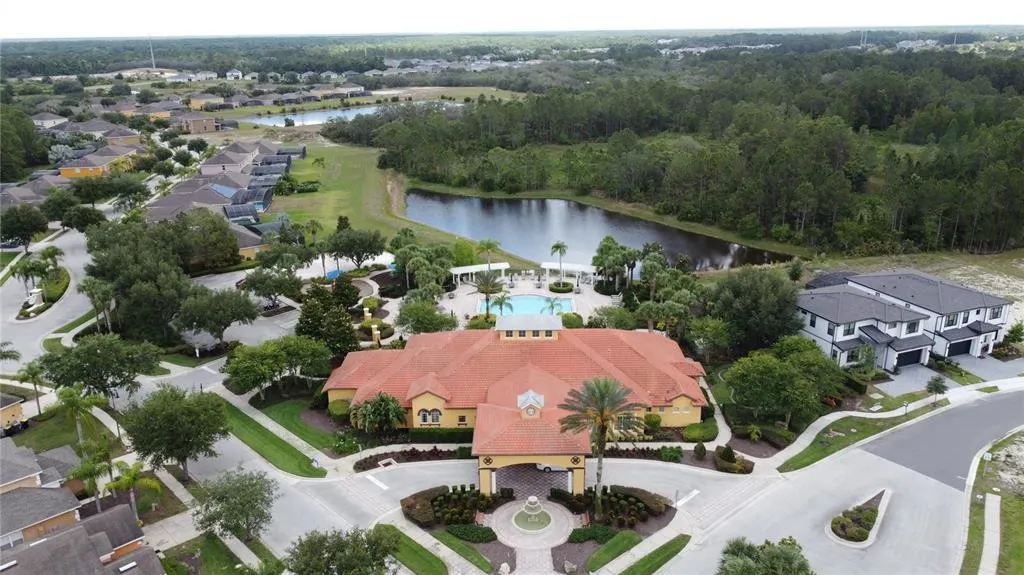 Slide show image of the Orlando Florida Home for Sale 76