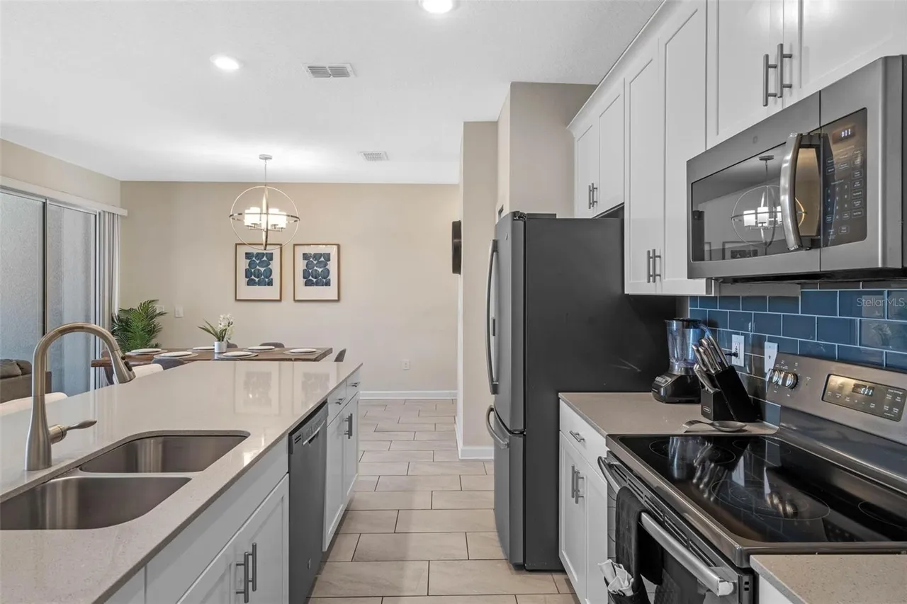 Slide show image of the Orlando Florida Home for Sale 11