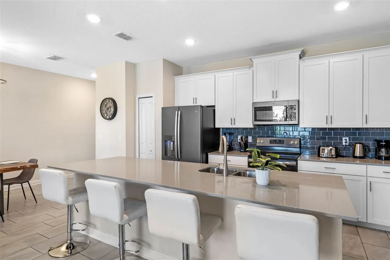 Slide show image of the Orlando Florida Home for Sale 12