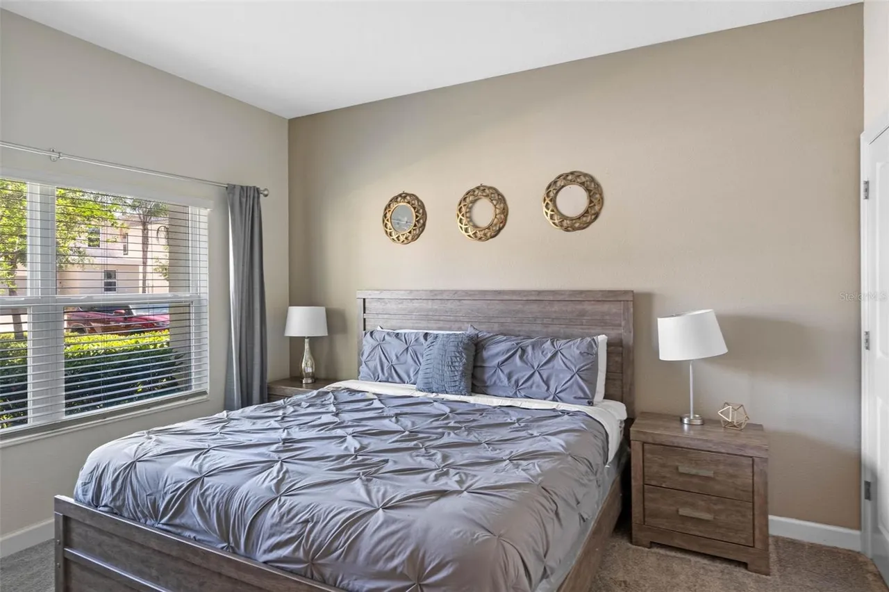 Slide show image of the Orlando Florida Home for Sale 18