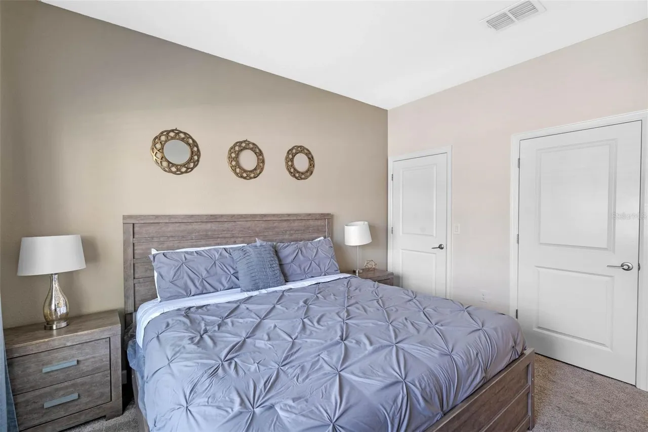 Slide show image of the Orlando Florida Home for Sale 19