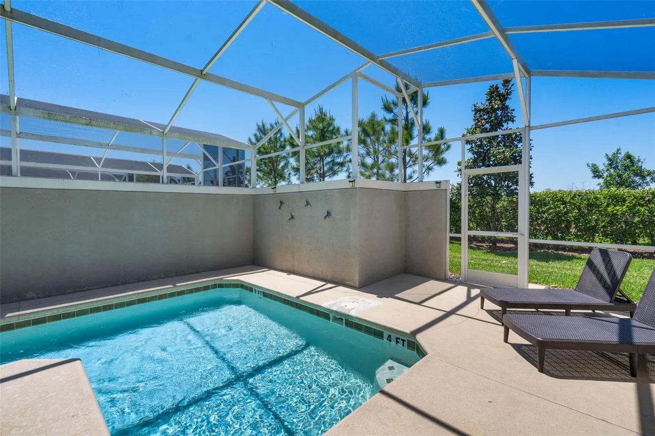 Slide show image of the Orlando Florida Home for Sale 39