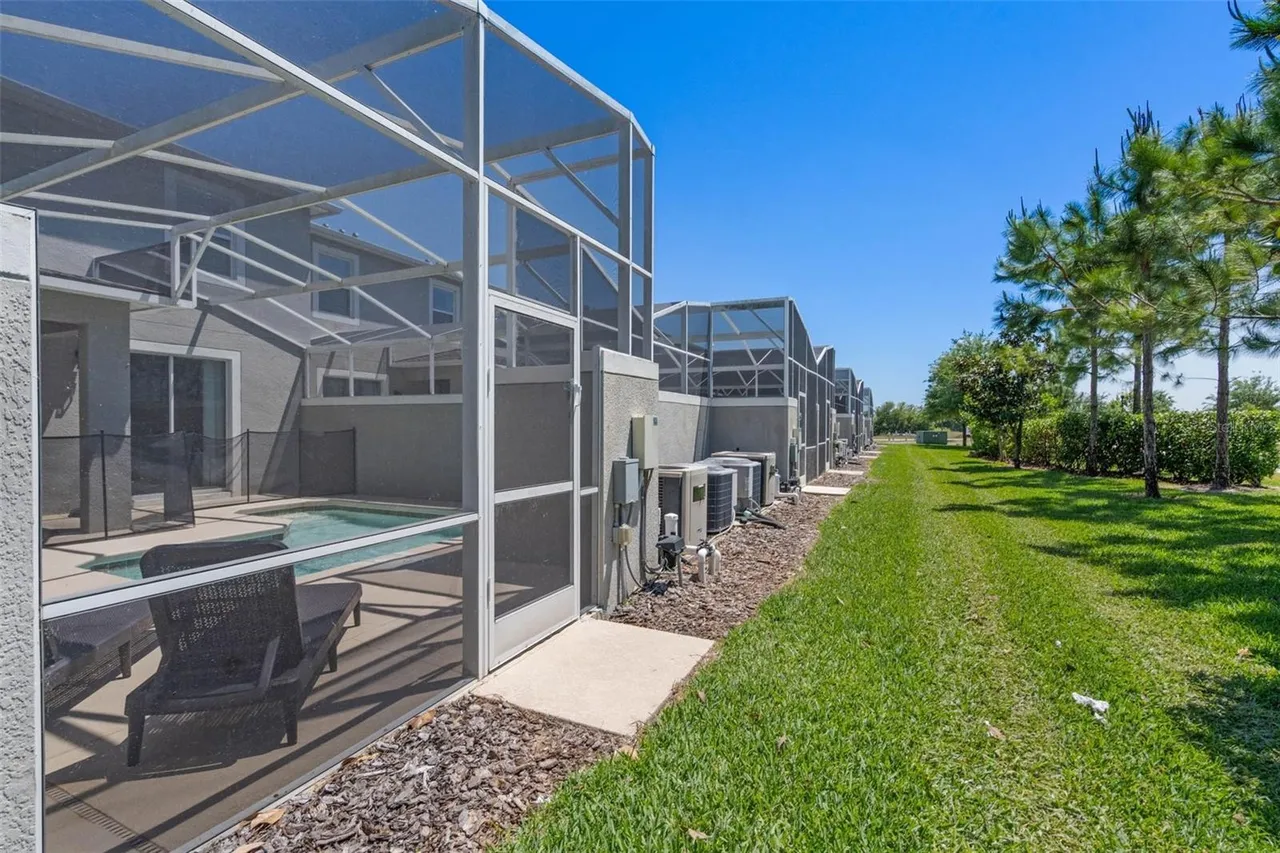 Slide show image of the Orlando Florida Home for Sale 42