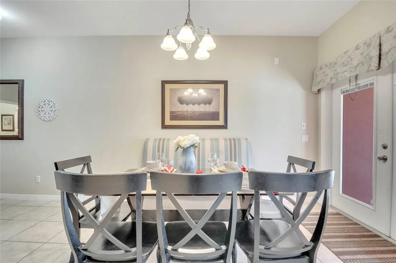 Slide show image of the Orlando Florida Home for Sale 19