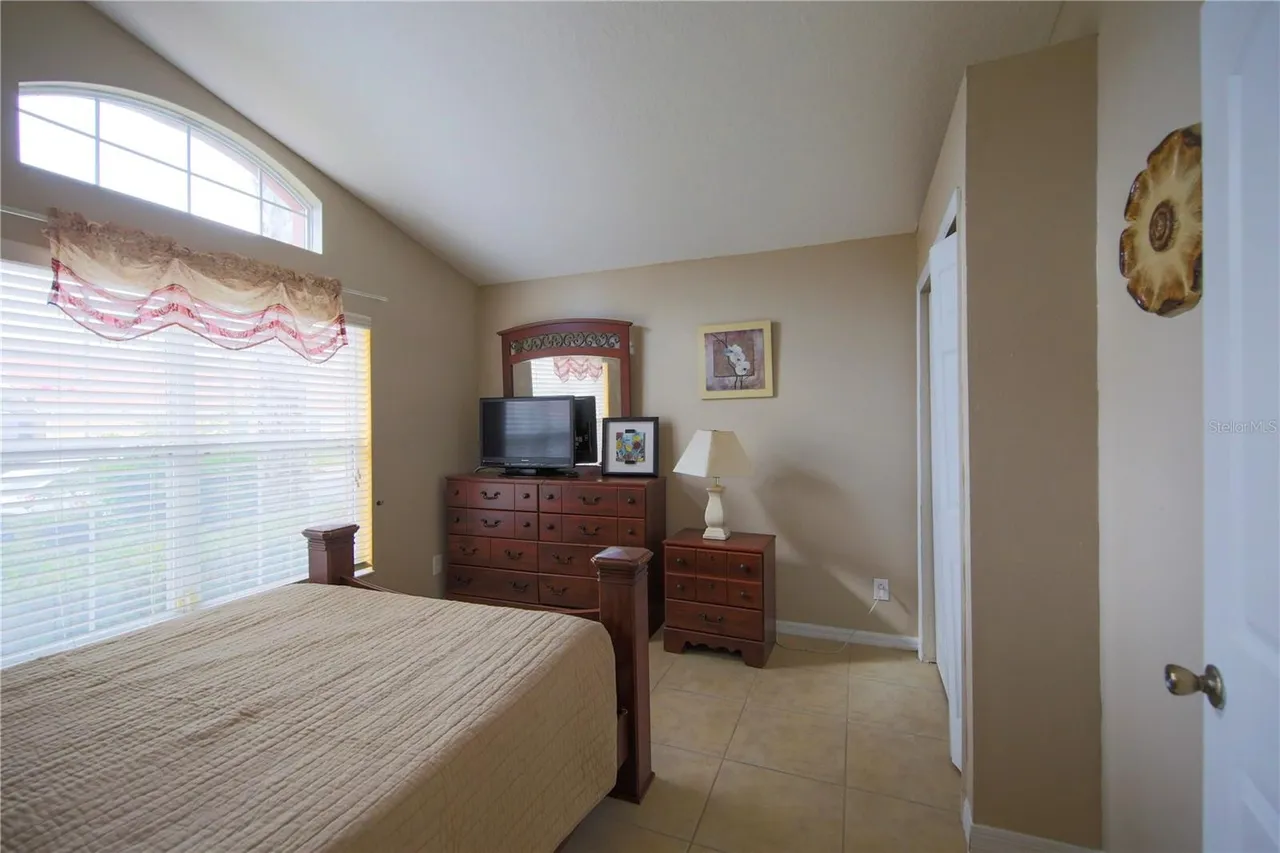 Slide show image of the Orlando Florida Home for Sale 22