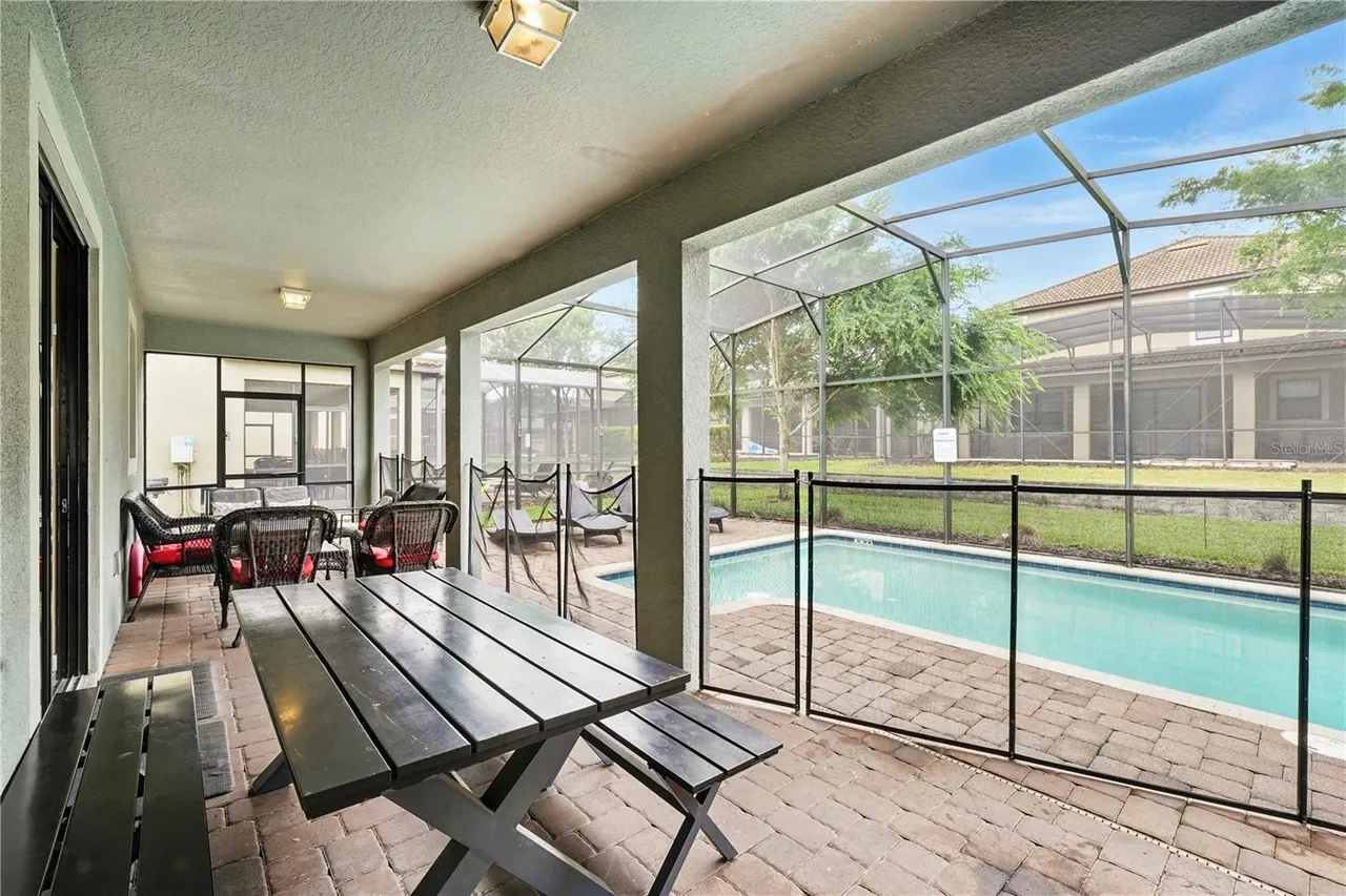 Slide show image of the Orlando Florida Home for Sale 03