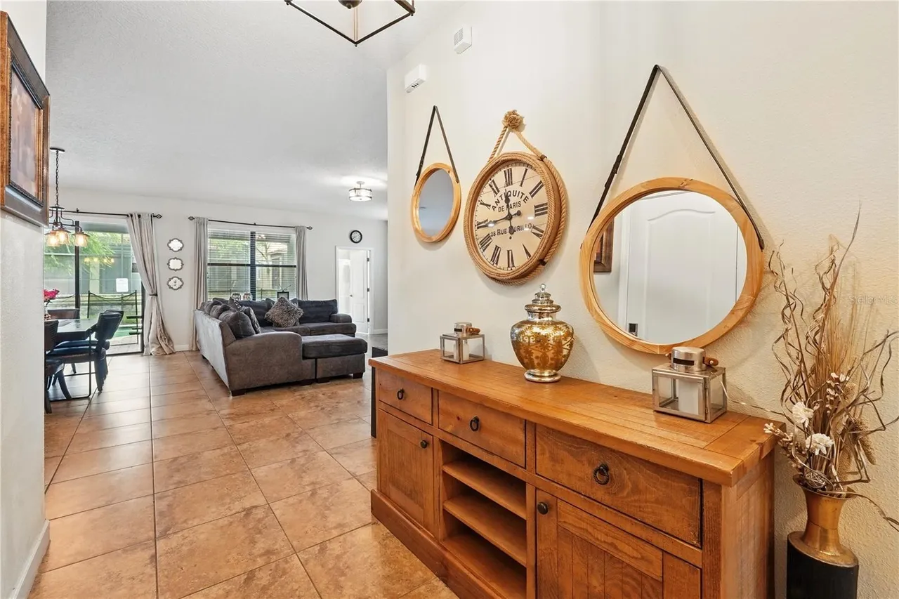 Slide show image of the Orlando Florida Home for Sale 06