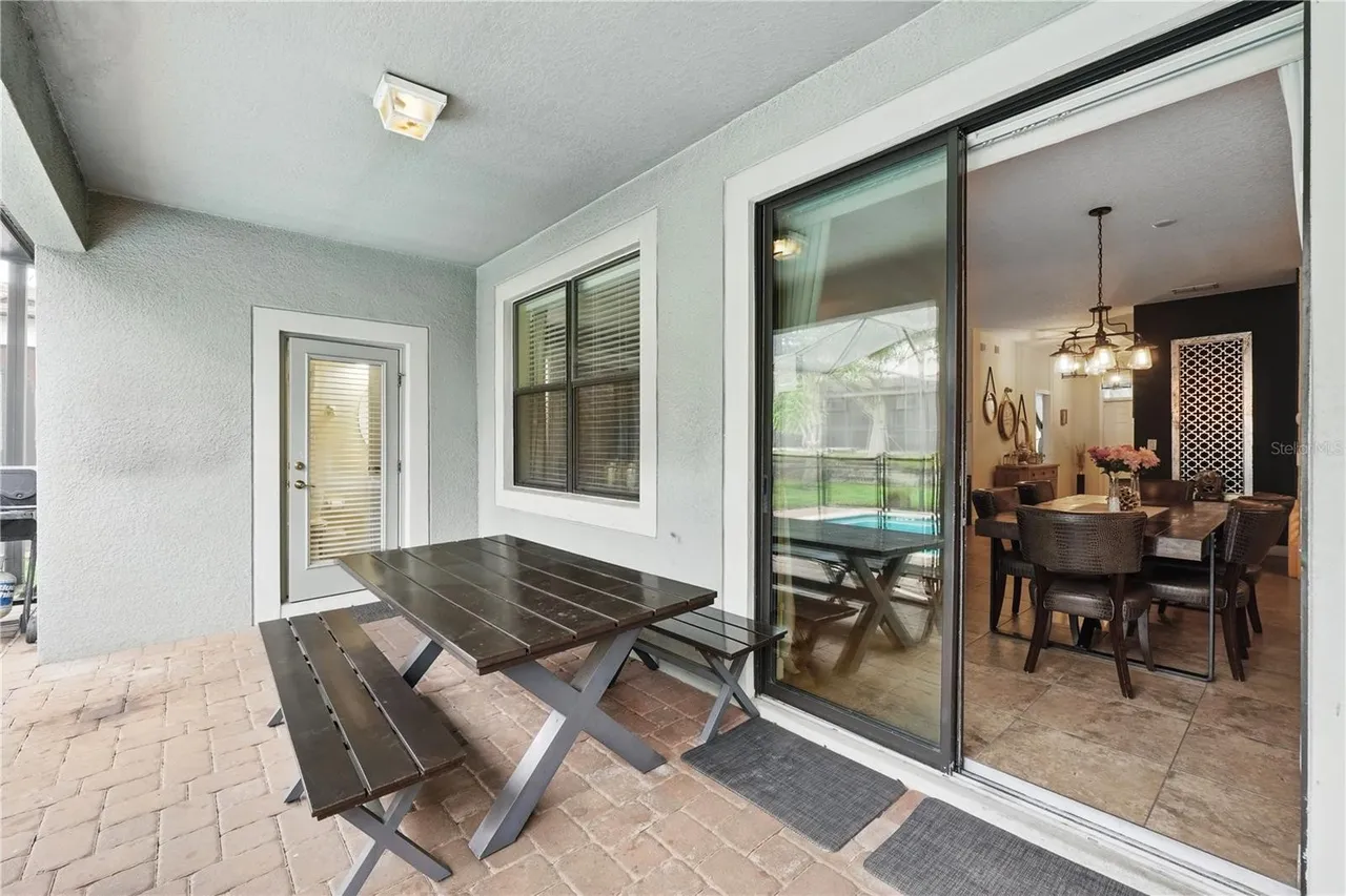 Slide show image of the Orlando Florida Home for Sale 40