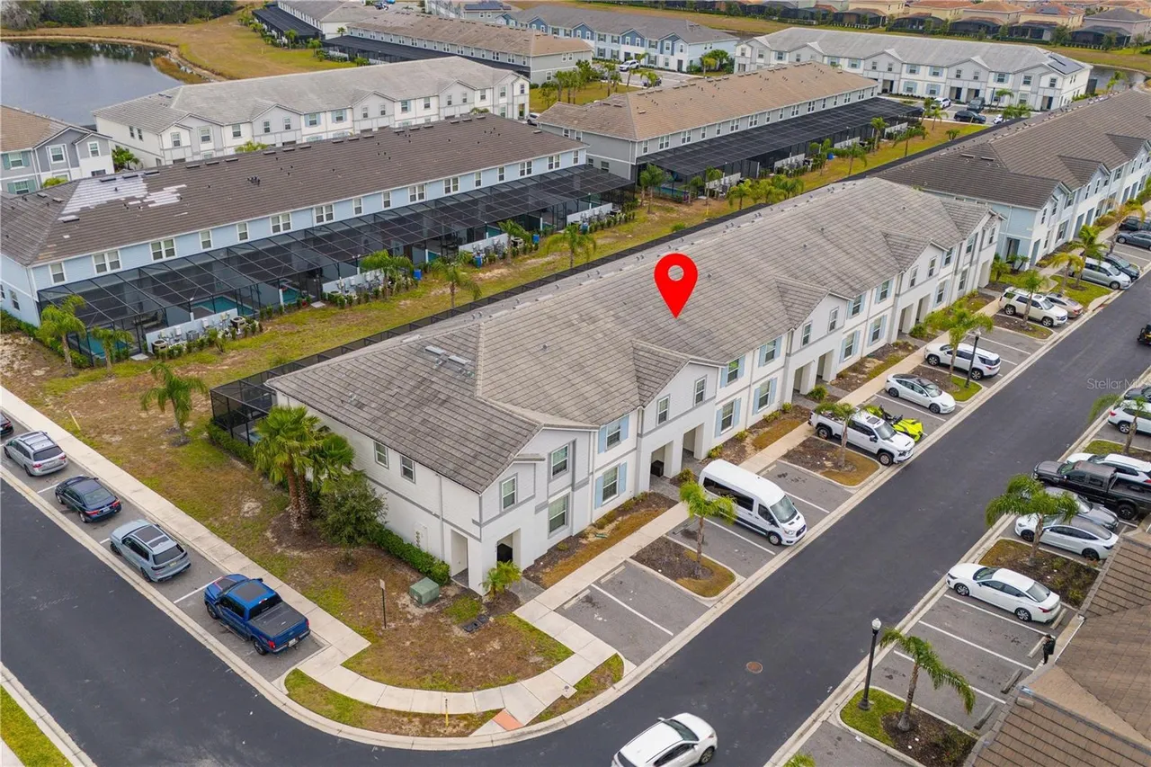 Slide show image of the Orlando Florida Home for Sale 39