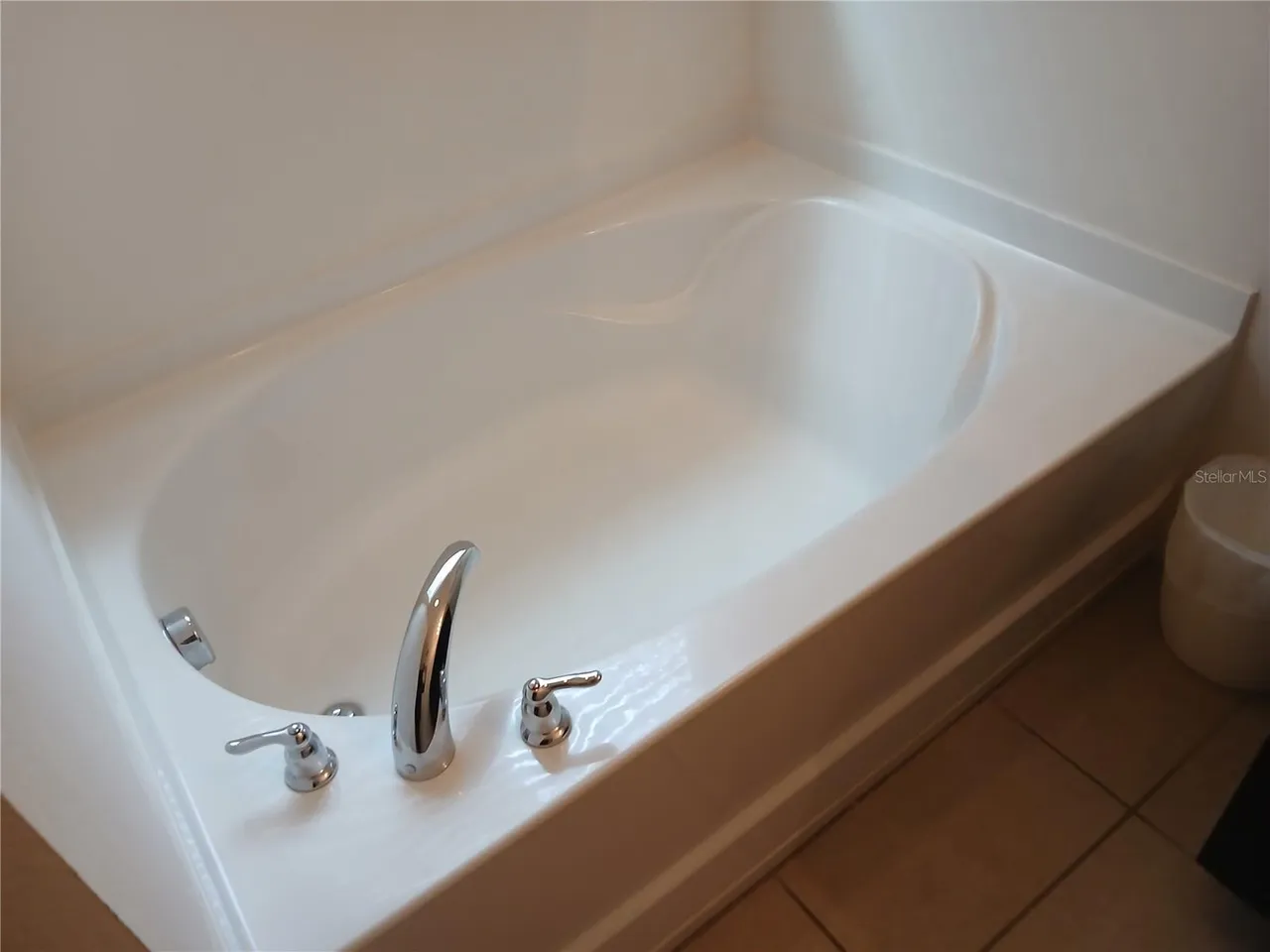 Slide show image of the Orlando Florida Home for Sale 14