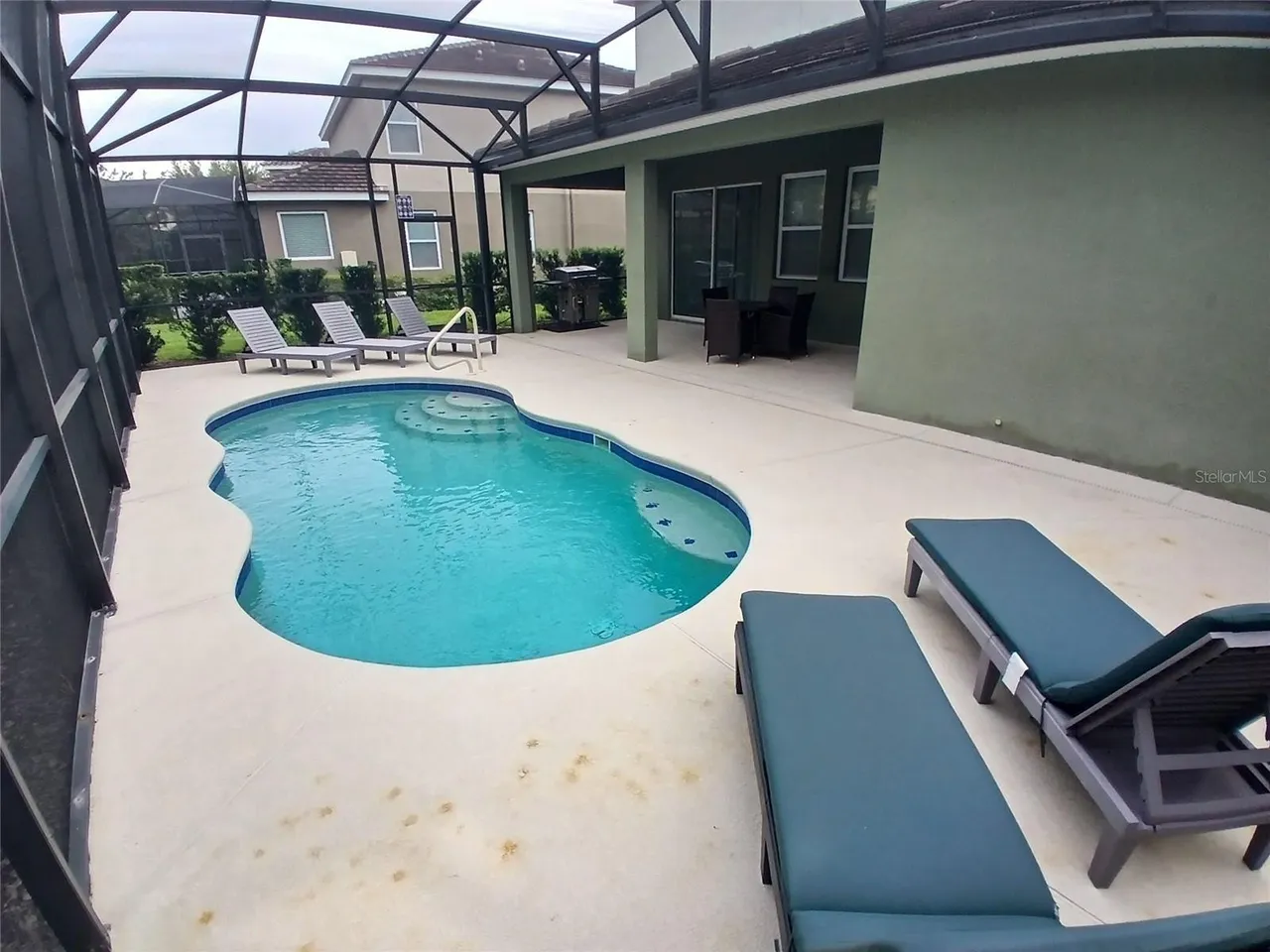 Slide show image of the Orlando Florida Home for Sale 19