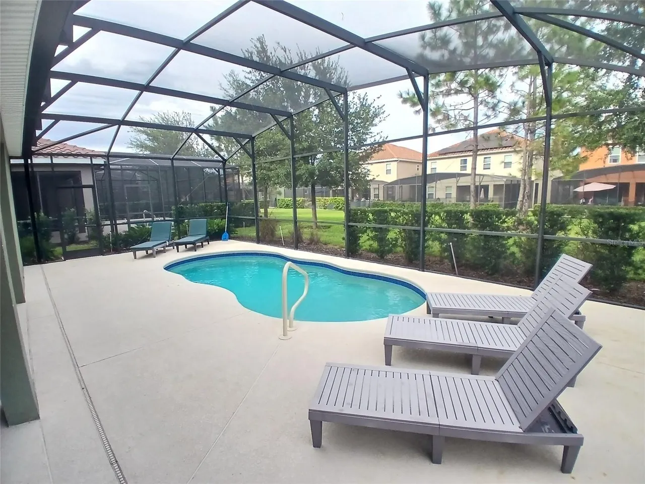 Slide show image of the Orlando Florida Home for Sale 21