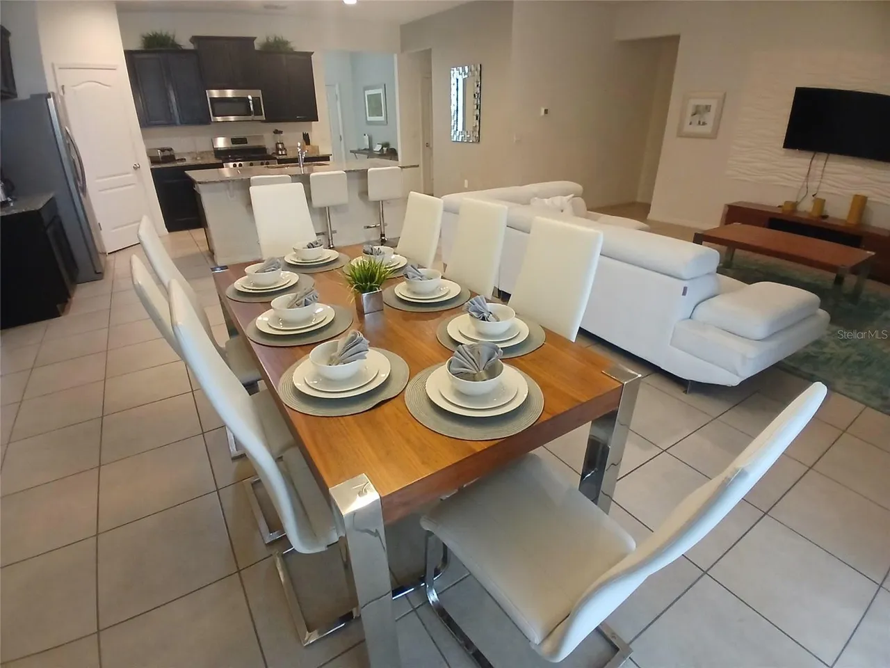 Slide show image of the Orlando Florida Home for Sale 25