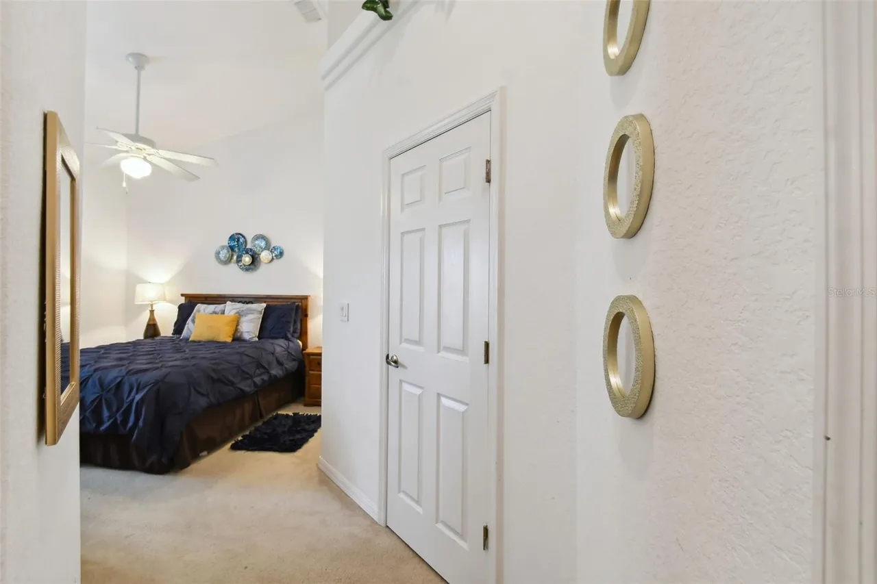 Slide show image of the Orlando Florida Home for Sale 35