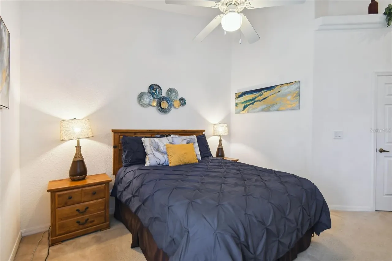 Slide show image of the Orlando Florida Home for Sale 37