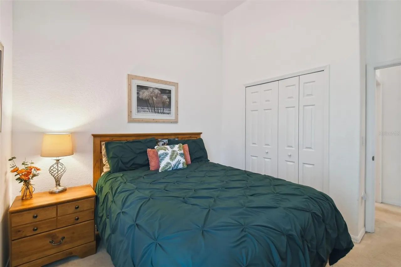 Slide show image of the Orlando Florida Home for Sale 40