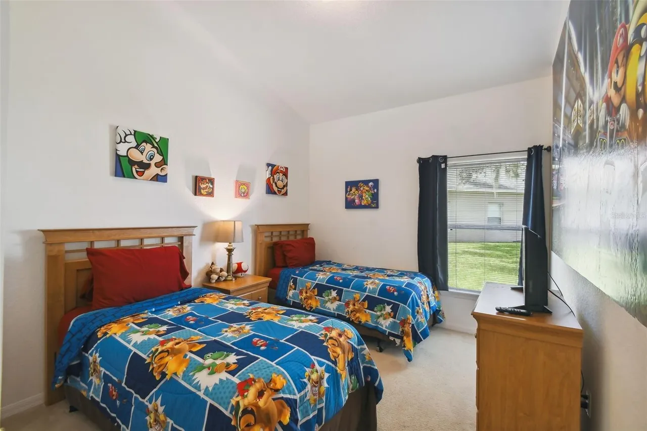 Slide show image of the Orlando Florida Home for Sale 43