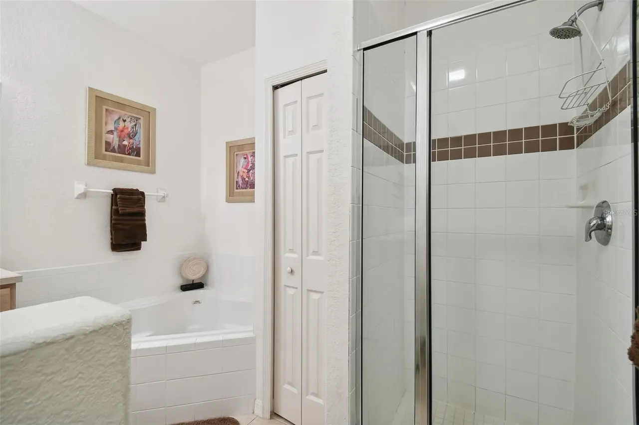 Slide show image of the Orlando Florida Home for Sale 47