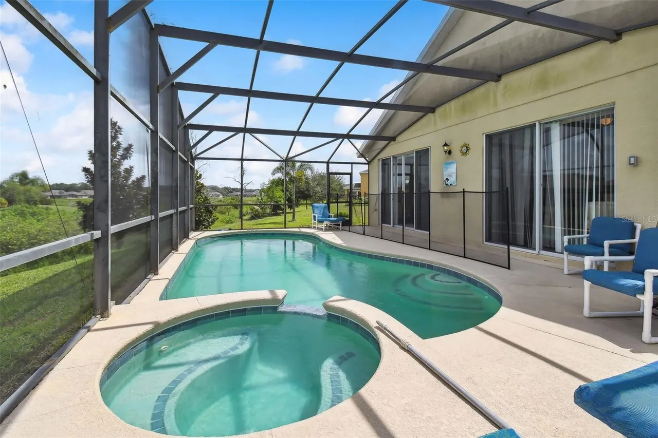 Slide show image of the Orlando Florida Home for Sale 59