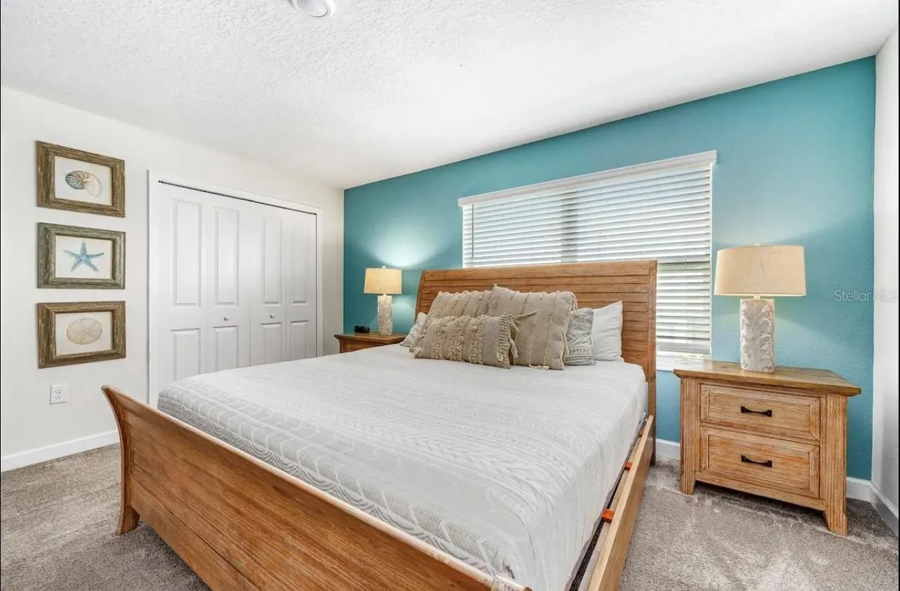 Slide show image of the Orlando Florida Home for Sale 18